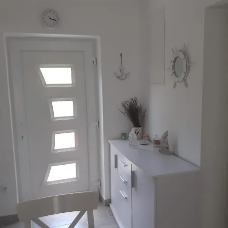 Nikica Apartment Selce